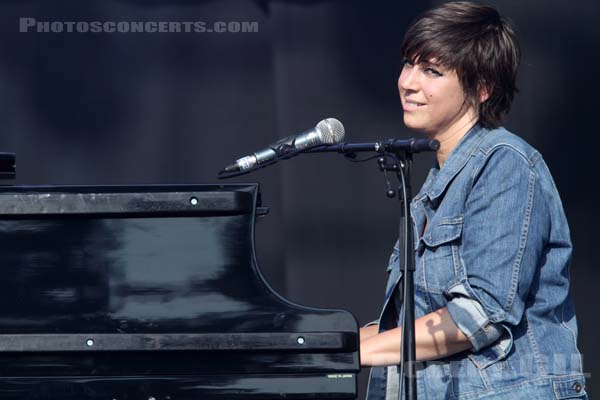 CAT POWER - 2014-05-31 - PARIS - Parc de Bagatelle - Chan Marshall
